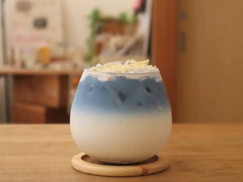 緑区 有松のカフェ ティーリュージュで藍色が涼しげな夏スイーツを フカボリトウカイ