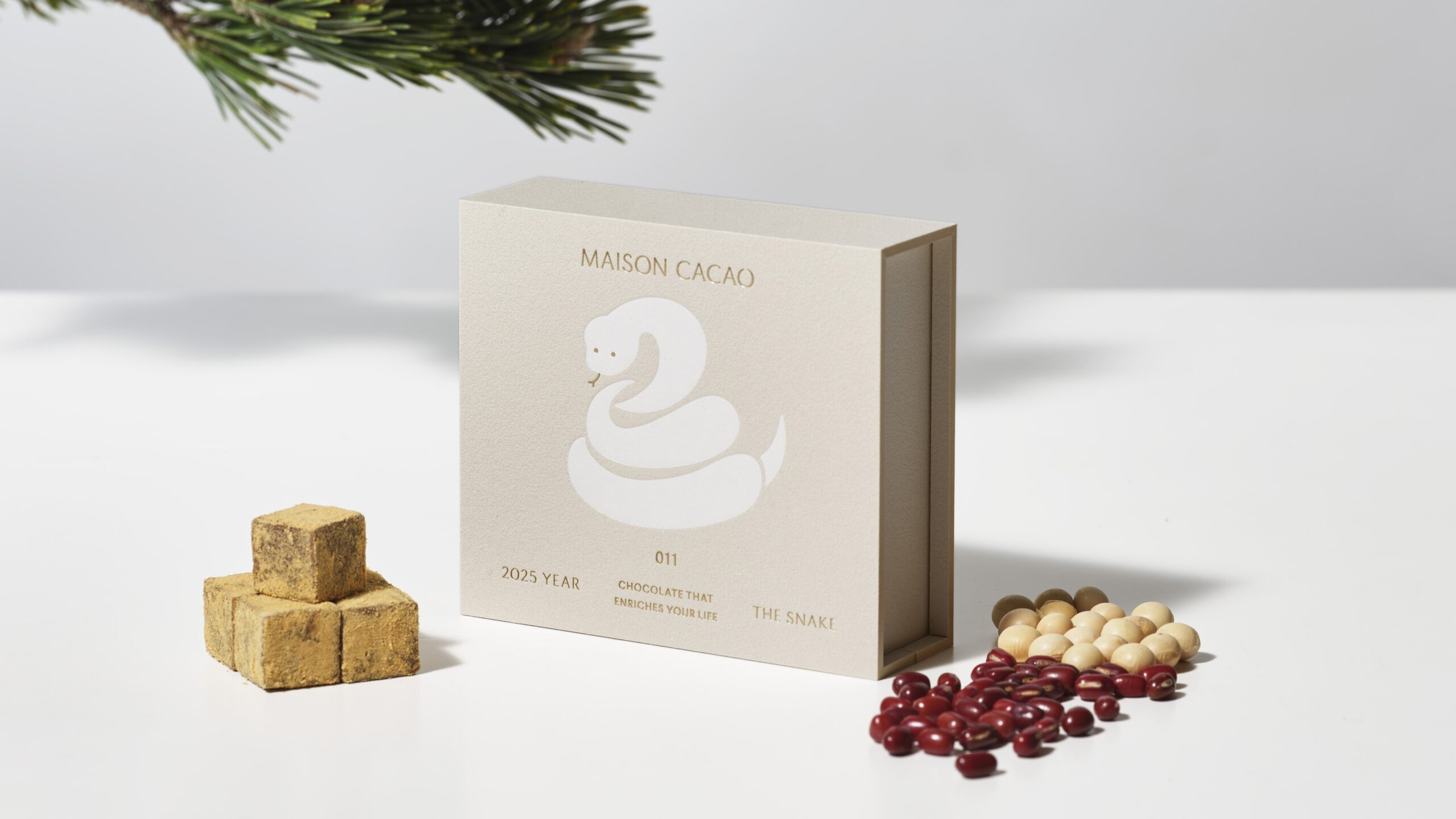 アロマ生チョコレートブランド「メゾンカカオ」から干支の「巳」を